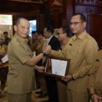 Pemkab Aceh Selatan Terima Penghargaan Bidang Perencanaan Pembangunan dari Pemerintah Aceh