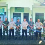 Mantapkan Sinergitas TNI – Polri, Sektor Arongan Lambalek diskusi di Makoramil 08/Arla