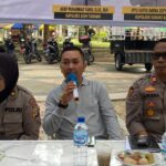 Kapolres Aceh Tamiang Didampingi Polsek Karang Baru Giat Jum’at Curhat